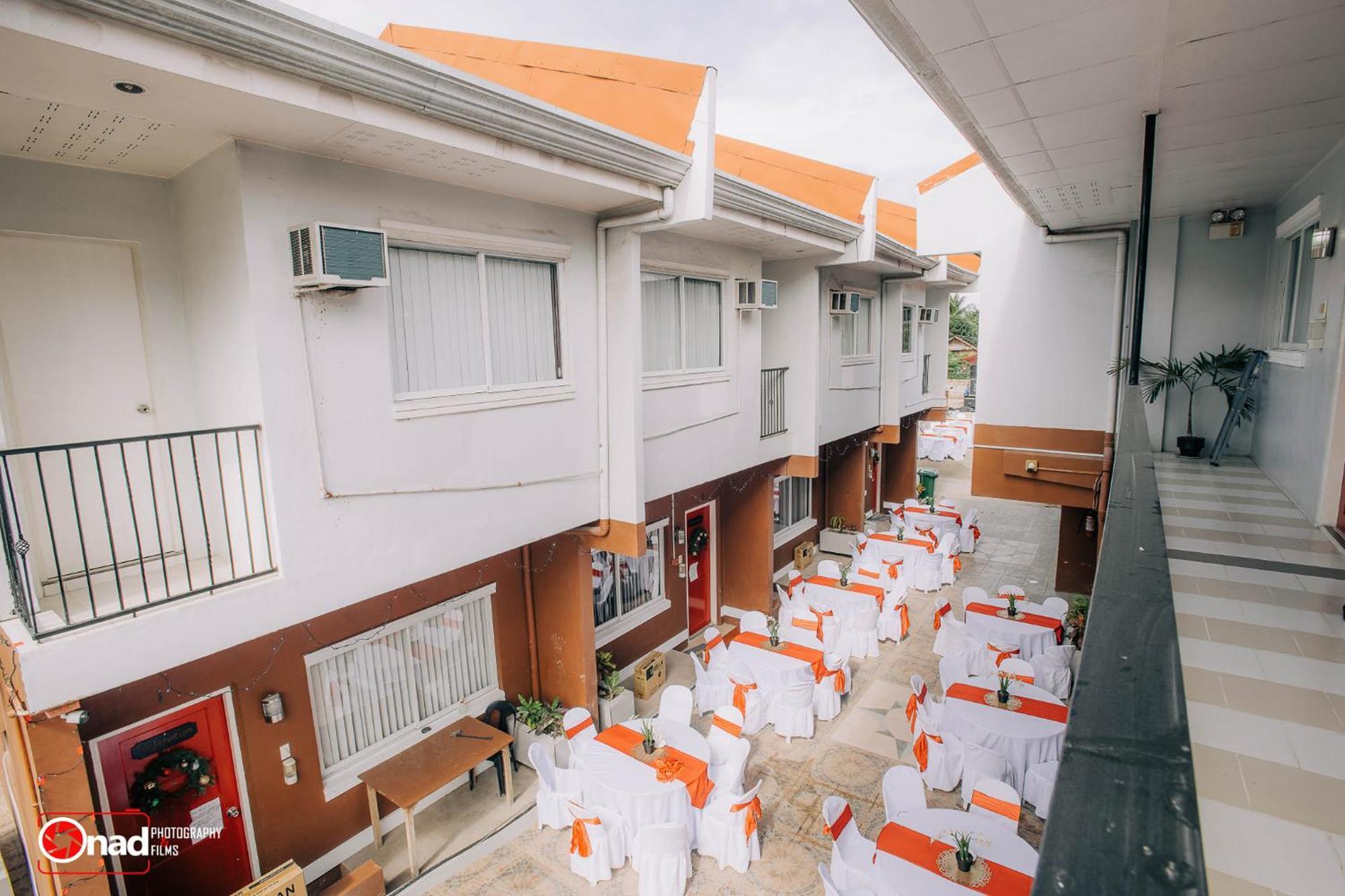 Ashley And Bill'S Suites 'N Garden Hotel And Vacation Homes Carcar City Kültér fotó