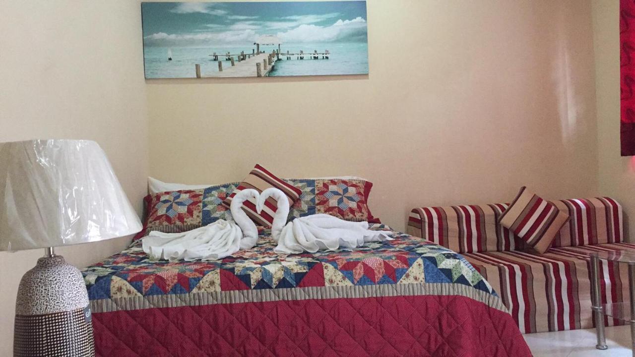 Ashley And Bill'S Suites 'N Garden Hotel And Vacation Homes Carcar City Kültér fotó